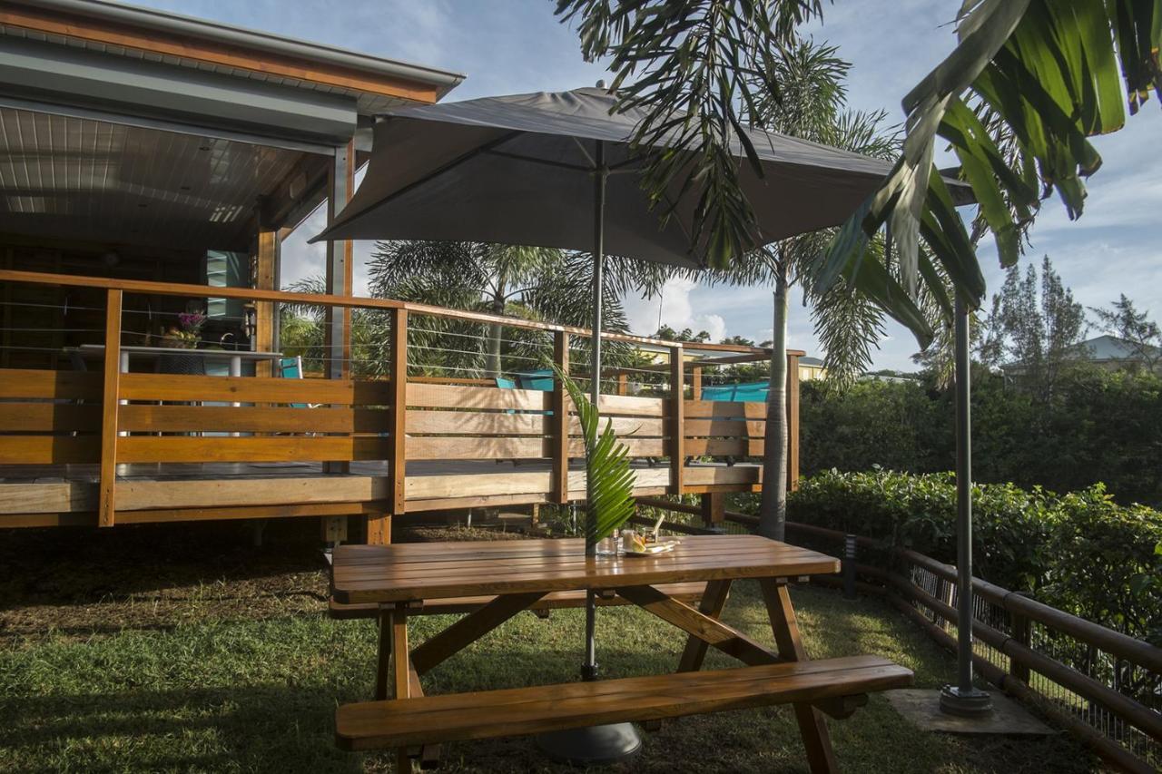 BUNGA-LODGE  Douville Esterno foto